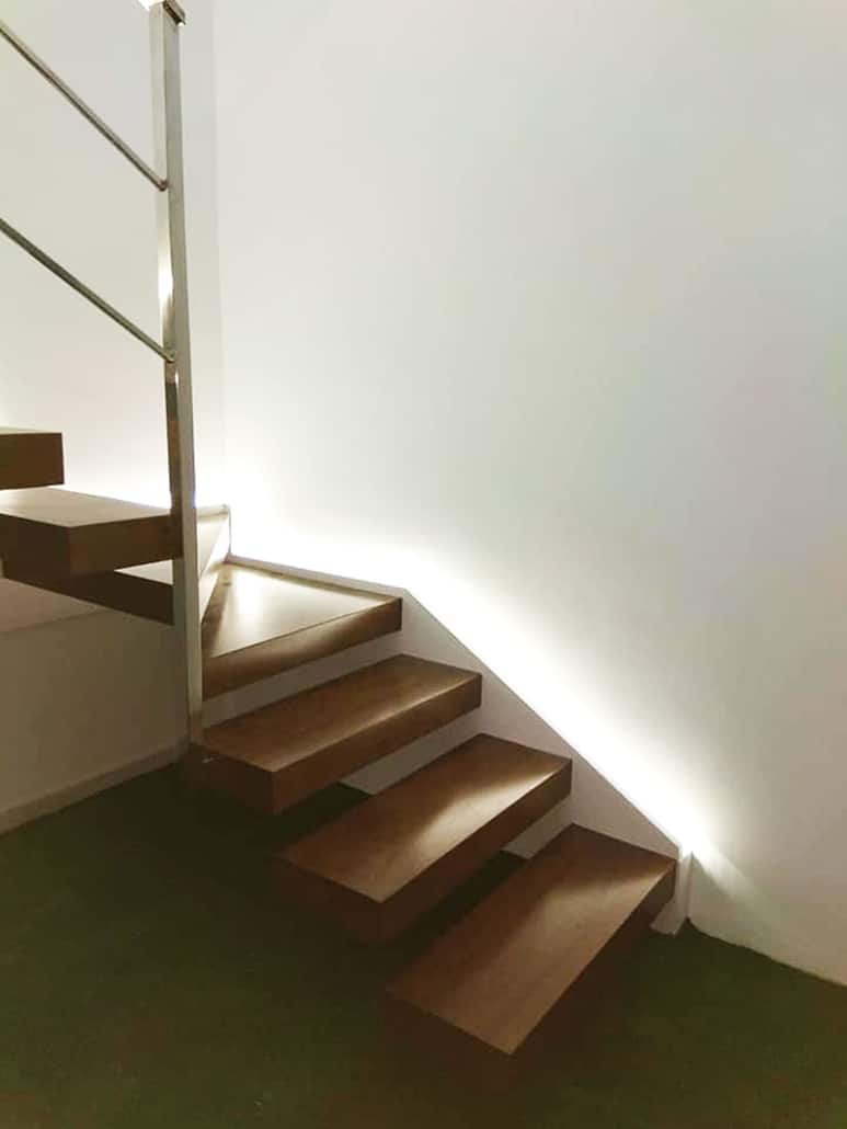 reforma-chalet-escalera-led-murcia
